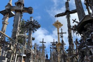 5,5 Hour Small Group Tour to Hill of Crosses from Riga - The Latvia–Lithitania border: bring your passport or EU ID