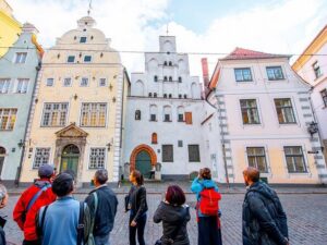 Best of Riga Walking Tour - Highlights and Hidden Gems - Vecriga (Old Riga): landmarks like Three Brothers and House of Blackheads, with the human story