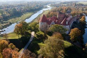 Full-Day Rundale Palace Tour from Riga - Rundale Palace: Baroque and Rococo summer residence in plain terms