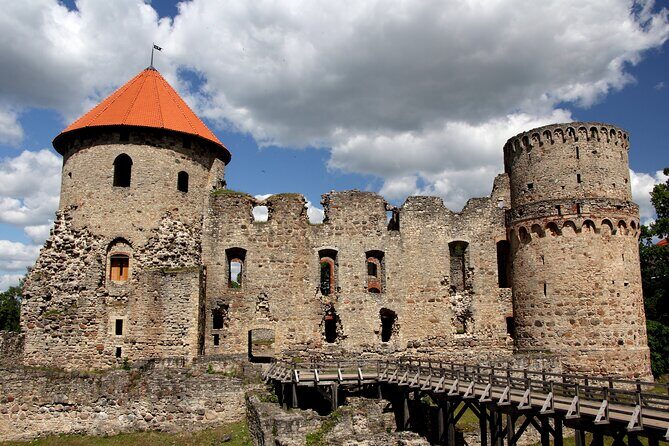 Hiking Adventure in Gauja National Park - 7 Days - Sigulda: the Gauja River views plus manor and castle history