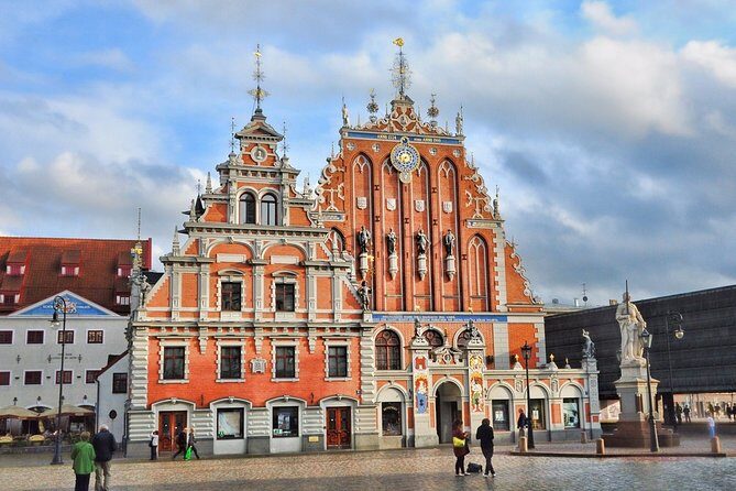 Old Town And Art Nouveau Walking Tour Of Riga - House of the Blackheads to Town Hall Square: The Old Town Core