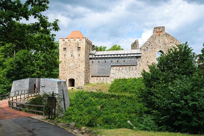 Private Full-Day Hiking Tour in Sigulda and Gauja National Park - Timing, duration, and what the day feels like