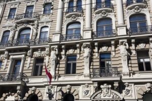 Private Riga Art Nouveau Tour - Where the Tour Starts: Latvian National Opera and Why Riga Went Big