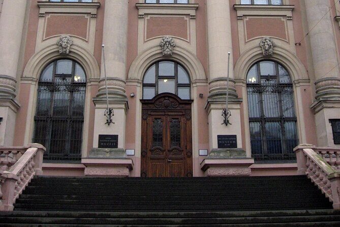 Riga's Architecture: A self-guided audio tour of the city's art nouveau history - VoiceMap Setup: Offline Audio That Doesn’t Depend on Signal