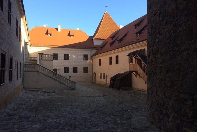 Tour from Riga to Vilnius: Bauska Castle, Rundale Palace and The Hill of Crosses - Why this Riga-to-Vilnius day tour is a smart way to travel