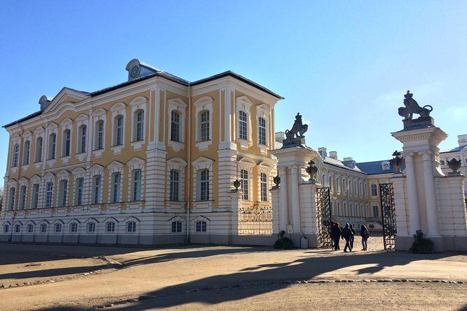 Tour from Riga to Vilnius: Bauska Castle, Rundale Palace and The Hill of Crosses - Hill of Crosses near Šiauliai: the stories that turn art into meaning